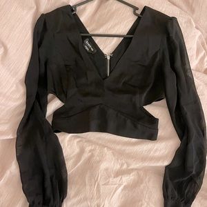 Cut out crepe and chiffon v-neck cropped blouse